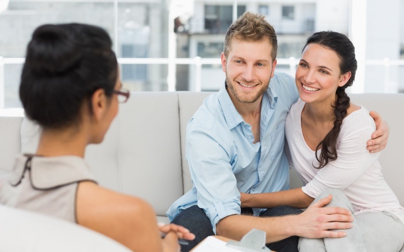 Как семейный психолог помогает парам?